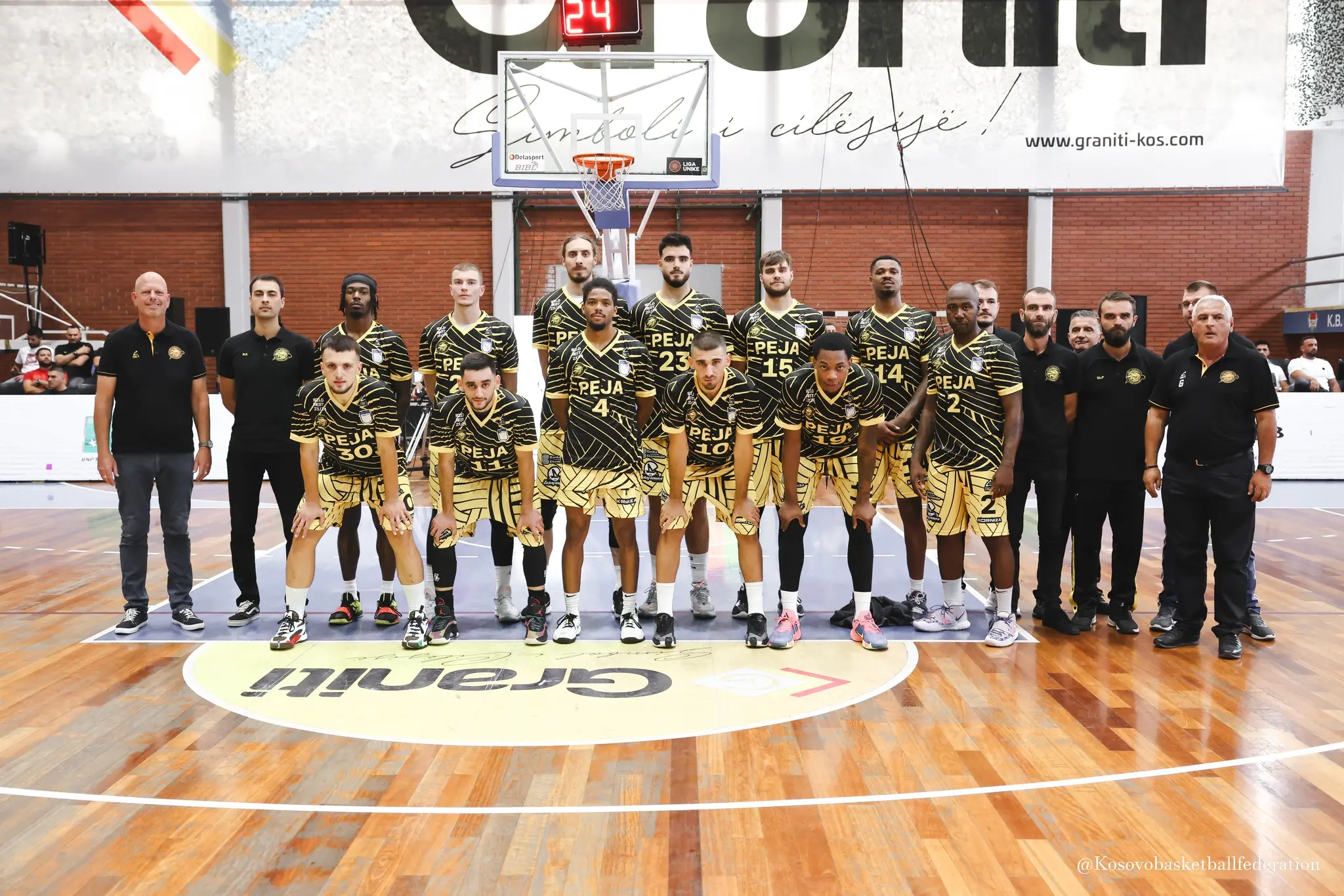 Pamje nga ndeshja Peja - Proton Cable Prizreni (Superkupa)